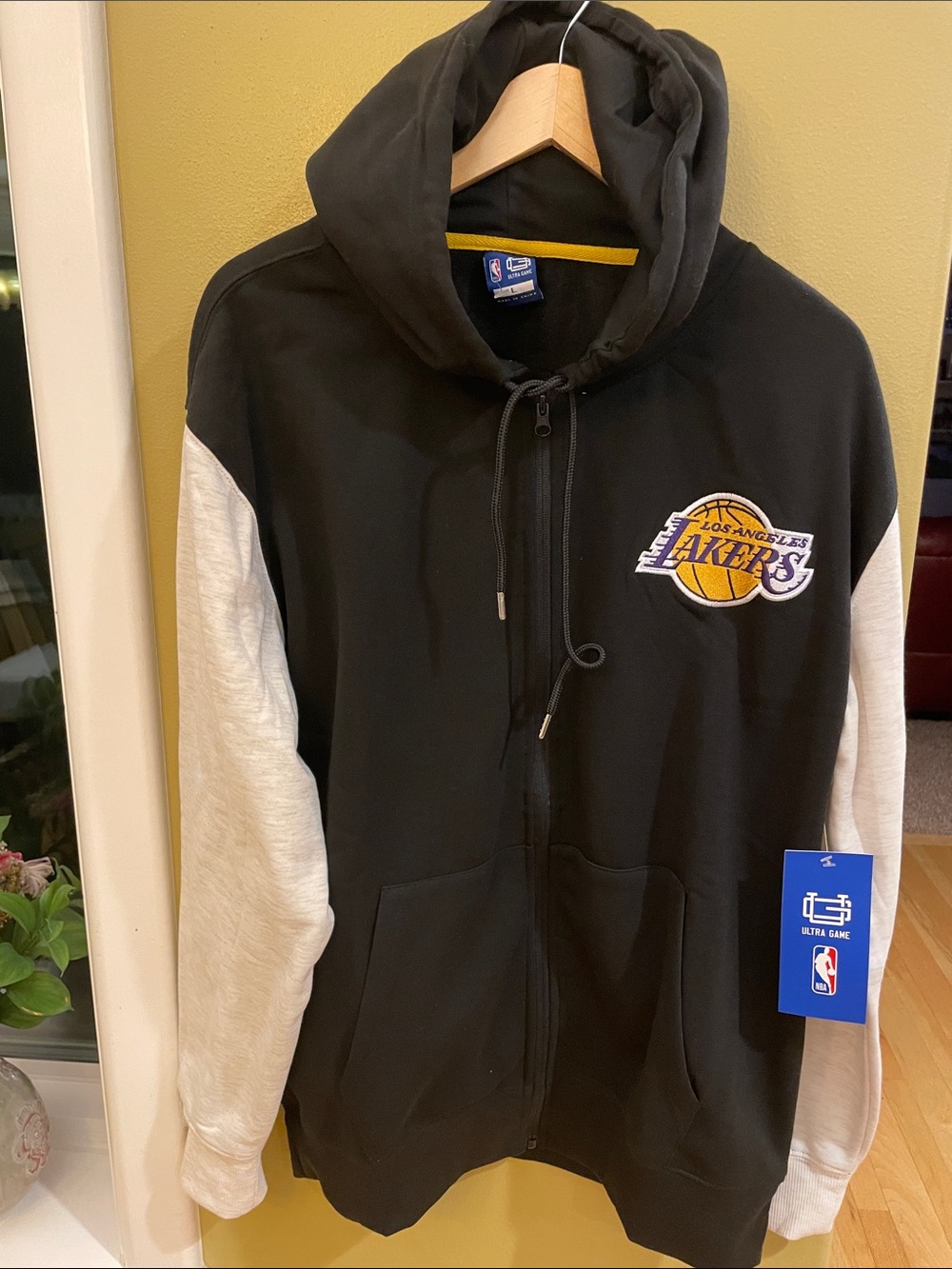 NWT NBA Los Angeles Lakers Black Hoodie with White Sleeves